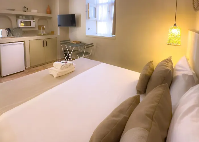 The Easy Terrace Hotel