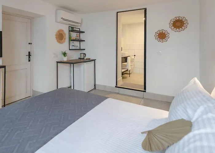 The Easy Terrace *